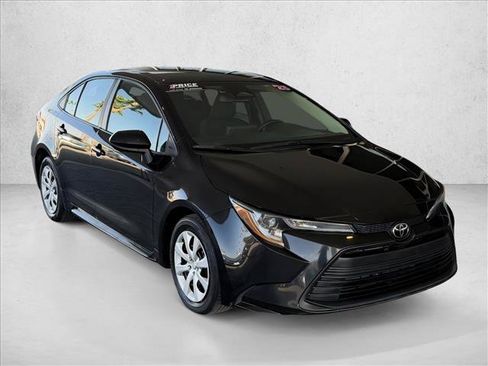Used 2025 Toyota Corolla LE FWD image 5
