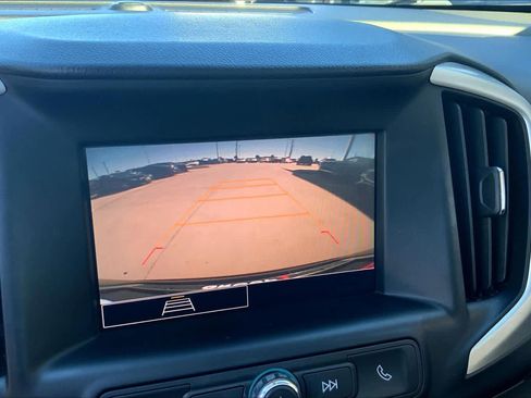 Used 2022 GMC Terrain SLE image 24