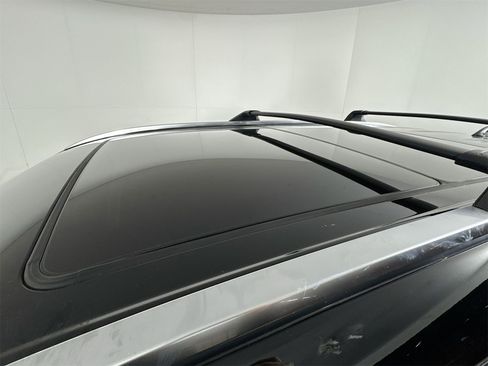 Used 2022 Toyota Highlander Platinum image 19