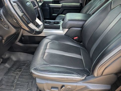 Used 2018 Ford F250 Platinum w/ Platinum Ultimate Package AWD/4WD image 8