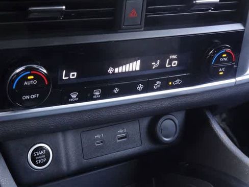 Used 2023 Nissan Rogue SV FWD image 28
