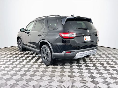 New 2025 Honda Pilot TrailSport image 4