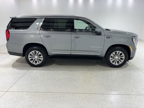 Used 2025 GMC Yukon Denali AWD/4WD image 6