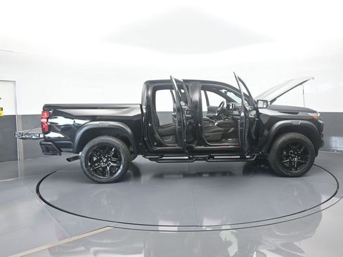 Used 2024 Chevrolet Colorado Trail Boss image 68