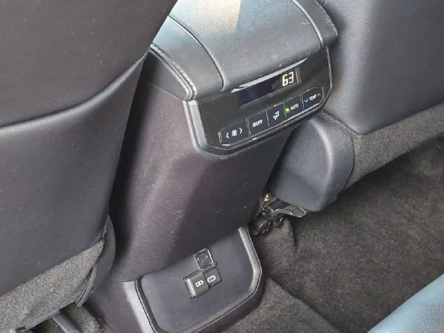 Used 2024 Toyota Highlander XLE AWD/4WD image 27