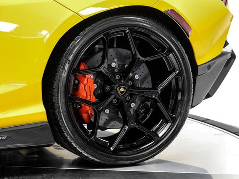Used 2025 Lamborghini Revuelto AWD/4WD image 63