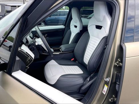 Used 2024 Land Rover Range Rover Sport SV Edition One Carbon Bronze image 23