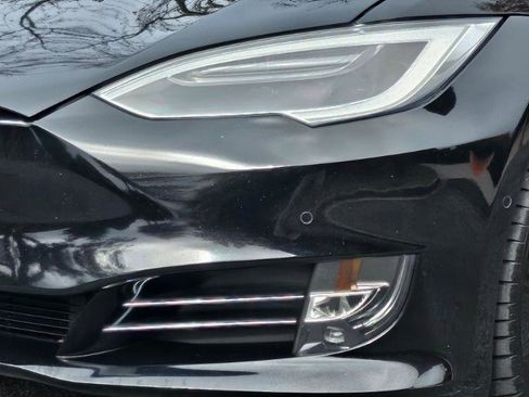 Used 2018 Tesla Model S 100D image 27