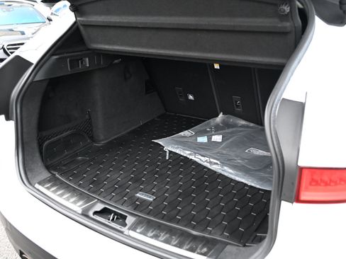 Used 2020 Jaguar F-PACE Premium image 41