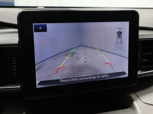 Certified 2020 Ford Explorer XLT w/ Equipment Group 202A image 3