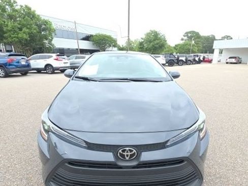 Used 2026 Toyota Corolla LE FWD image 3