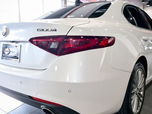 Used 2020 Alfa Romeo Giulia Ti AWD/4WD image 11