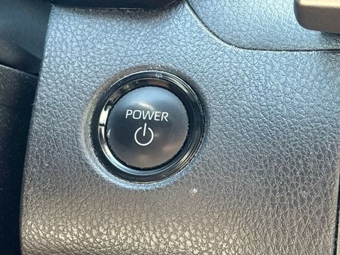 Used 2025 Toyota Camry SE FWD image 19