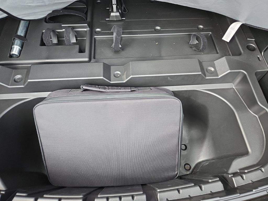 Certified 2025 Chevrolet Equinox EV RS FWD image 10
