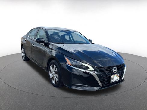 Used 2023 Nissan Altima 2.5 S image 1