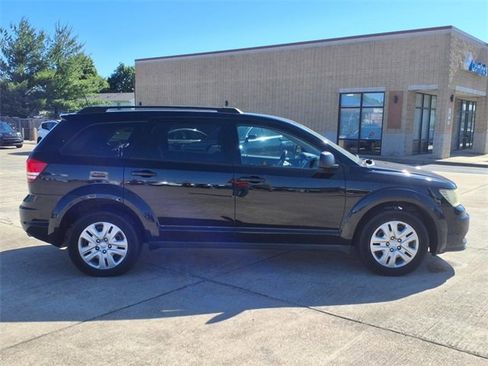 Used 2020 Dodge Journey SE w/ SE Popular Equipment Group image 27