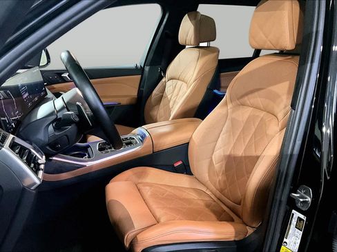 Certified 2024 BMW X7 xDrive40i w/ Executive Package AWD/4WD image 8