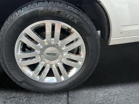 Used 2012 Lincoln Navigator 4WD image 31