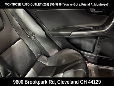 Used 2018 Volvo S60 T5 Inscription image 32