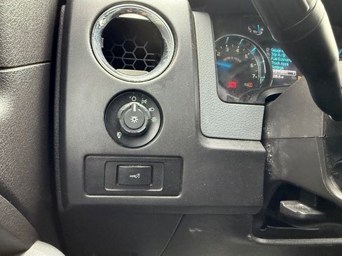 Used 2013 Ford F150 XLT w/ Luxury Equipment Group image 11