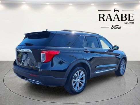 Used 2023 Ford Explorer XLT w/ Equipment Group 202A AWD/4WD image 7