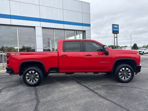 Used 2023 Chevrolet Silverado 2500 Custom w/ Custom Value Package AWD/4WD image 3