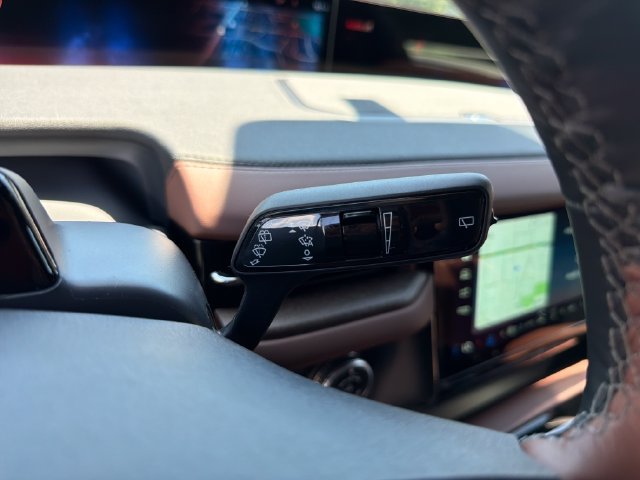 New 2026 Lincoln Navigator Reserve AWD/4WD image 26