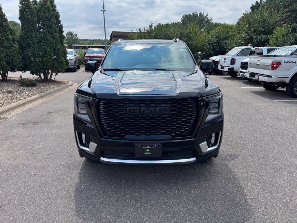 Used 2023 GMC Yukon Denali w/ Denali Reserve Package AWD/4WD image 4