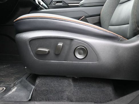 Used 2024 GMC Acadia AT4 w/ Luxury Package image 13