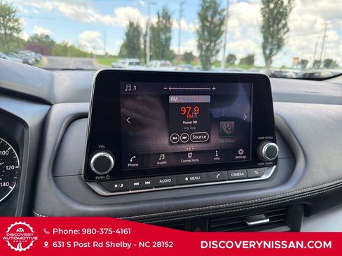 Certified 2025 Nissan Rogue SV FWD image 15