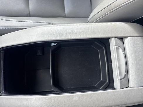 Used 2017 Toyota Highlander XLE image 14