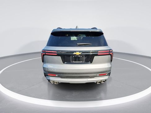 Certified 2024 Chevrolet Traverse LT image 7