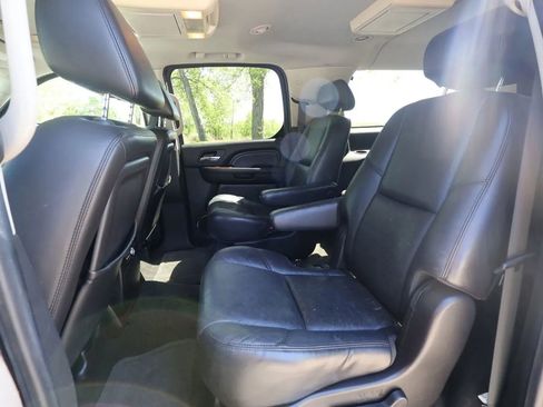 Used 2008 Cadillac Escalade ESV AWD image 15