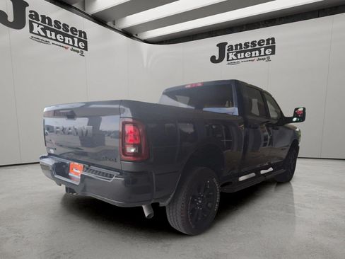 Used 2025 RAM 2500 Big Horn AWD/4WD image 3
