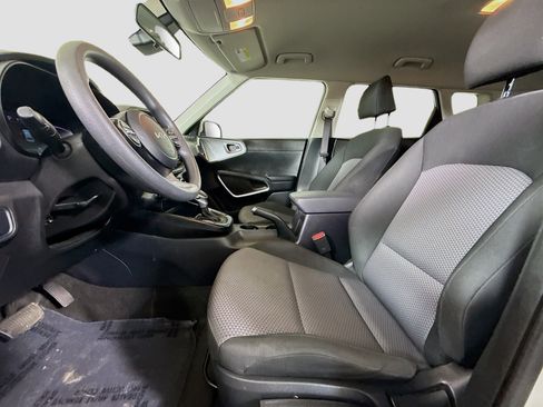 Used 2024 Kia Soul LX w/ Option Group 015 FWD image 21