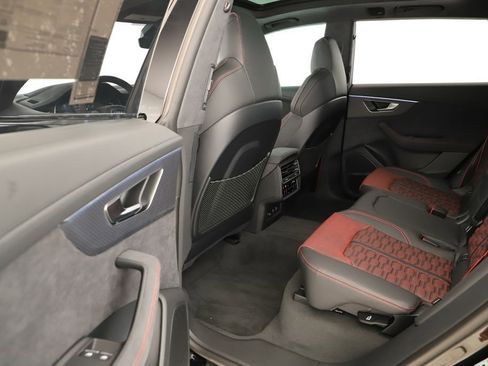 New 2026 Audi RS Q8 performance image 27