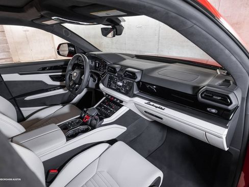 New 2025 Lamborghini Urus SE image 48