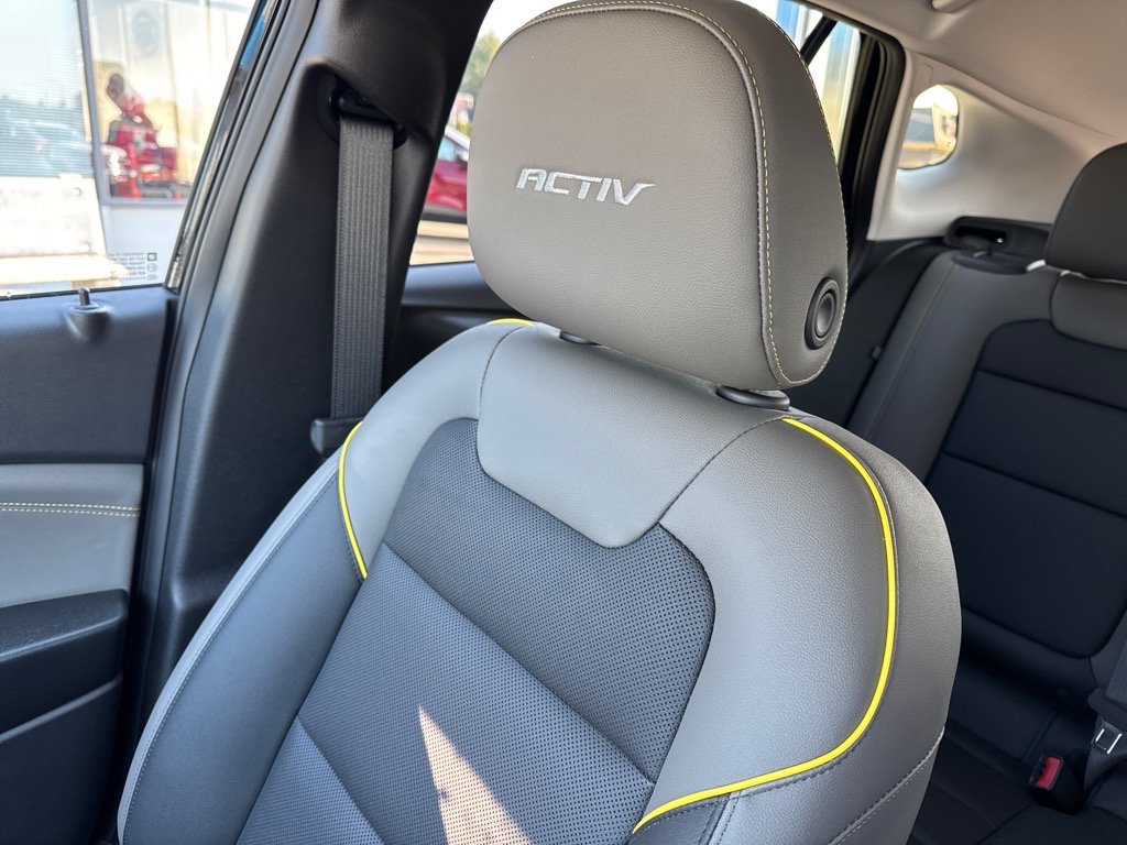 Used 2025 Chevrolet Trax ACTIV w/ Sunroof Package FWD image 15