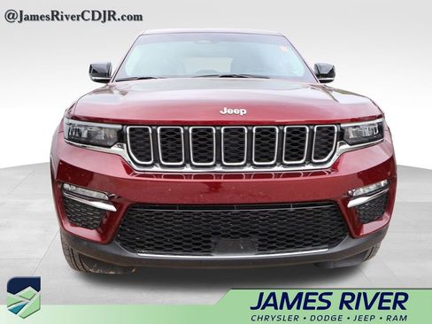Used 2024 Jeep Grand Cherokee Limited AWD/4WD image 3