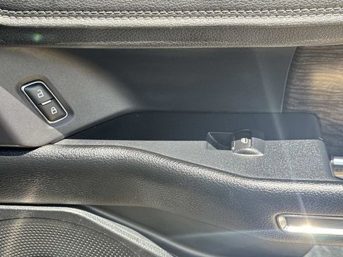 Used 2018 Ford Expedition Limited RWD image 14