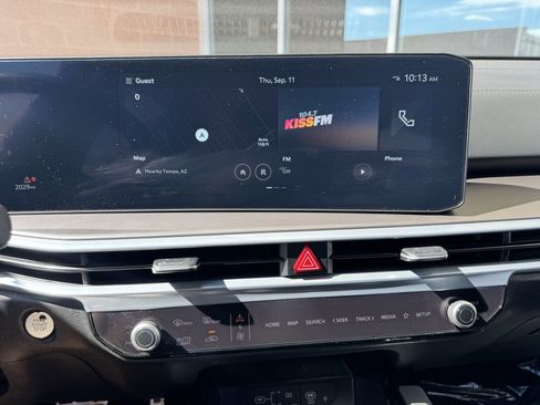 Used 2024 Kia Sorento SX image 19