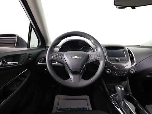 Used 2017 Chevrolet Cruze LT image 28