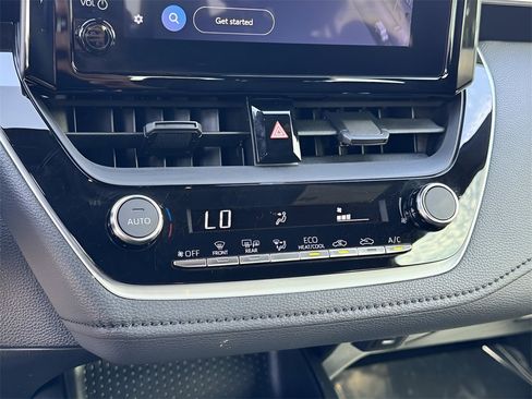 Used 2025 Toyota Corolla SE image 19