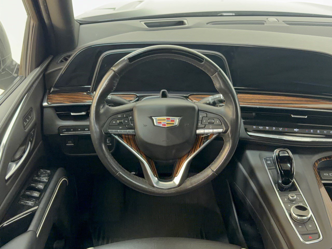 Used 2023 Cadillac Escalade Premium Luxury AWD/4WD image 10