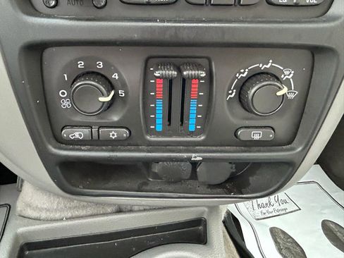 Used 2008 Chevrolet TrailBlazer LT w/ Sun And Sound Package AWD/4WD image 22