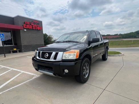 Used 2014 Nissan Titan PRO-4X AWD/4WD image 2
