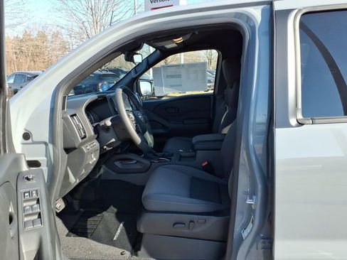 New 2026 Nissan Frontier SV w/ SV Convenience Package RWD image 6