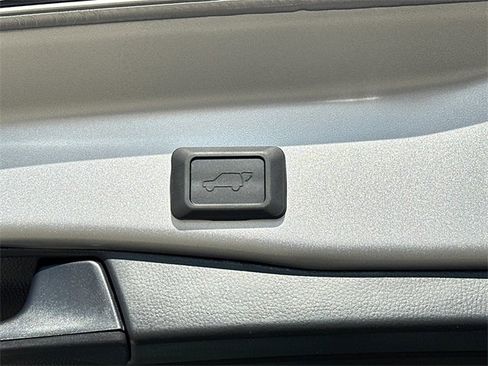 New 2025 Toyota RAV4 XLE image 7