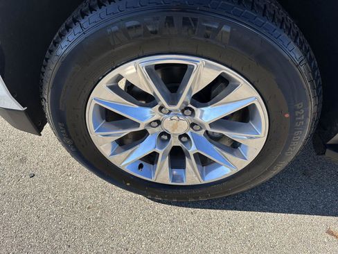 Used 2023 Chevrolet Suburban Premier image 14