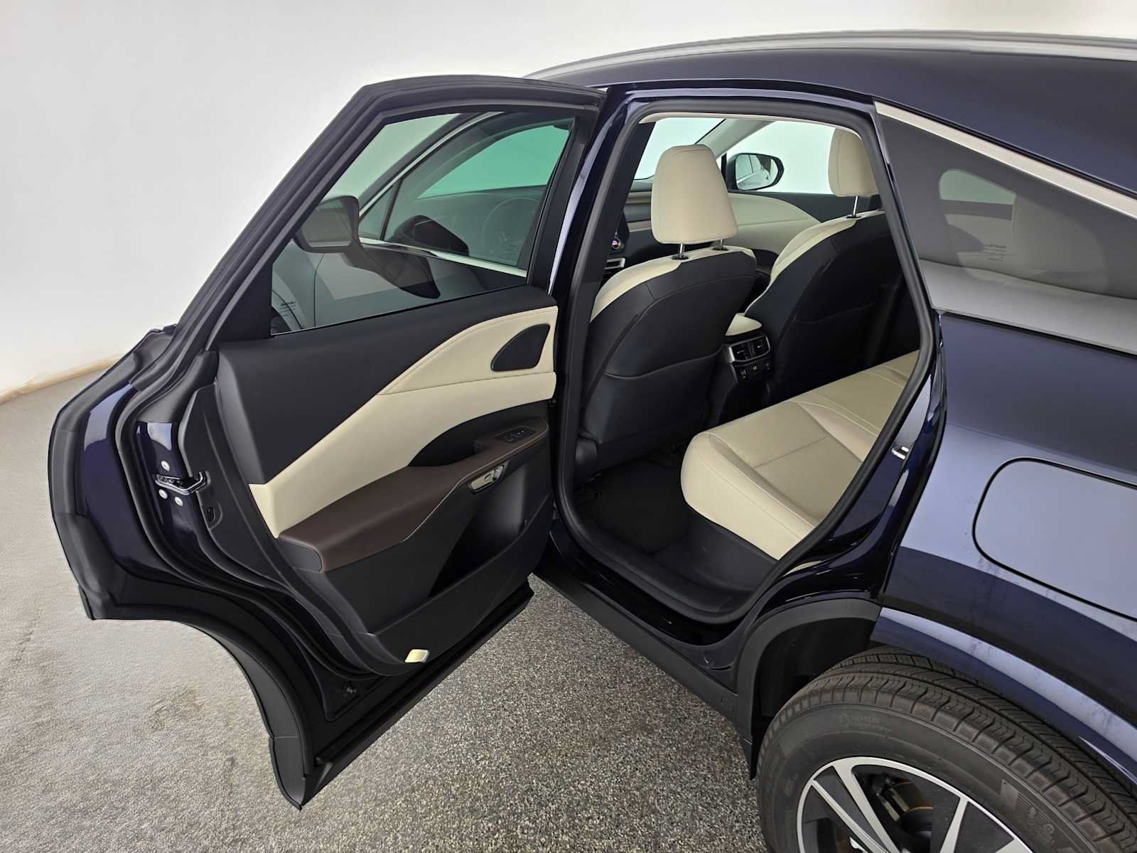 Certified 2024 Lexus RX 350 Premium w/ Convenience Package FWD image 15